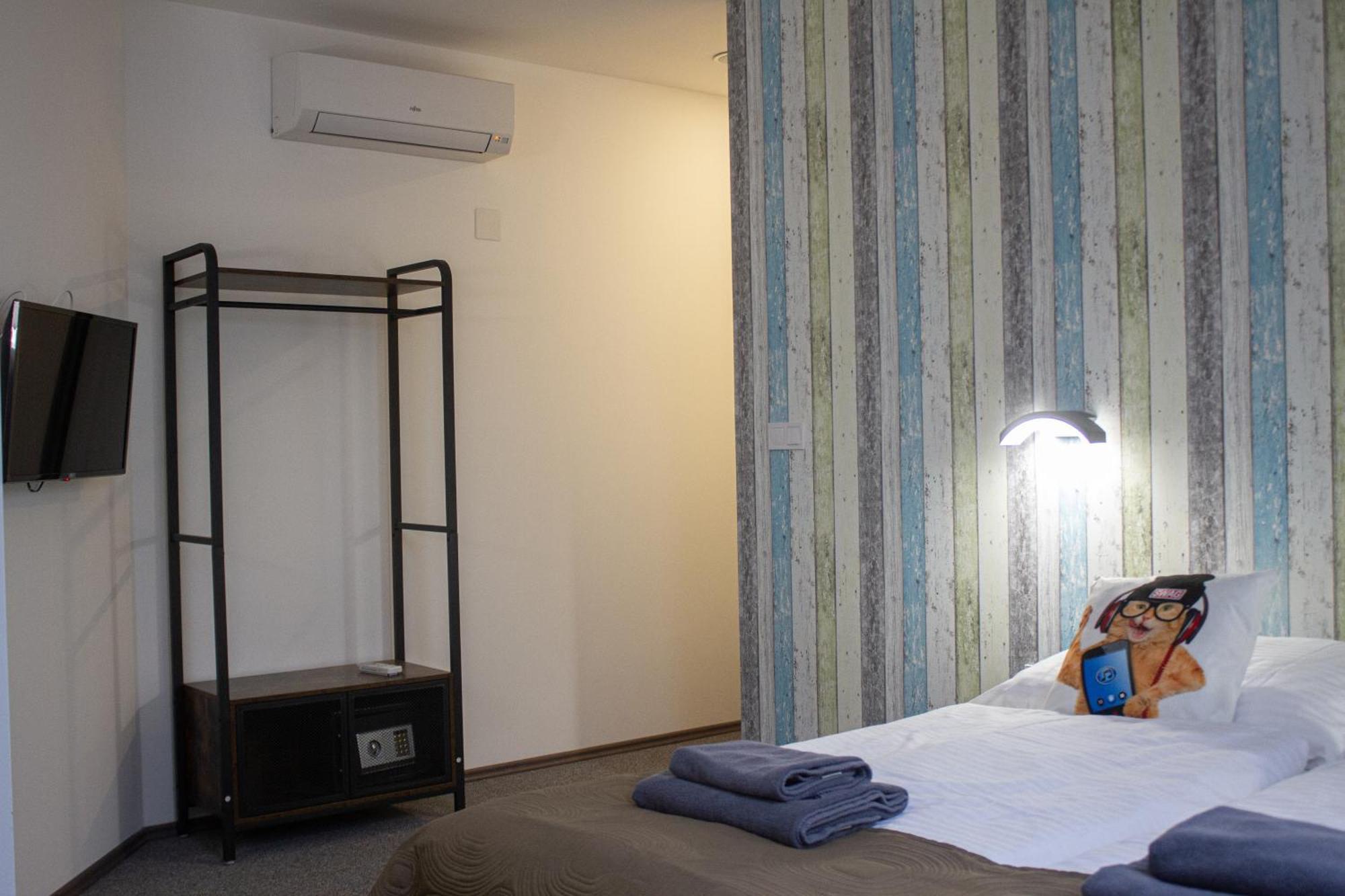 Rc Jecna Rooms Прага Екстериор снимка